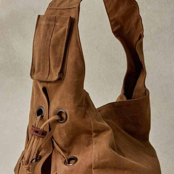 We The Free Maverick Sling Tote - Picture 3 of 4